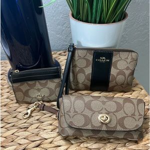 Coach signature glasses holder